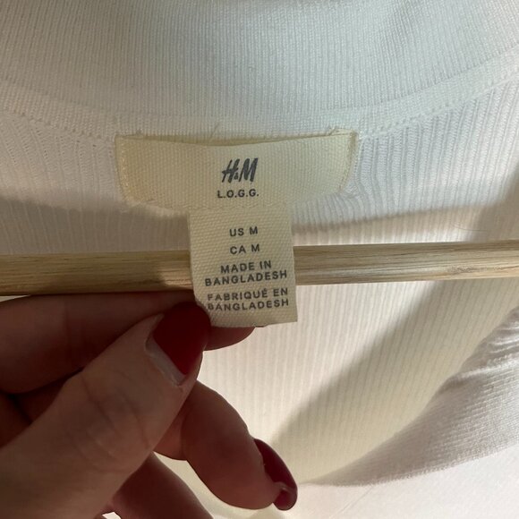 White H&M Sweater Size M - Picture 6 of 9